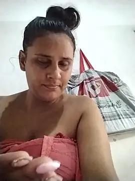 Snapshot of Andreita_95 chatting on April 15, 2026, 7:58 pm Andreita 95 online show from April 15, 2026, 7:58 pm