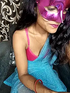 REVA DARLING online show from July 28, 2026, 7:16 am