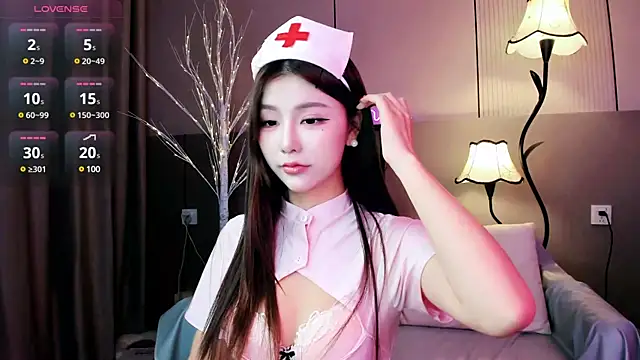 Momoever123456 online show from March 6, 2025, 1:57 pm