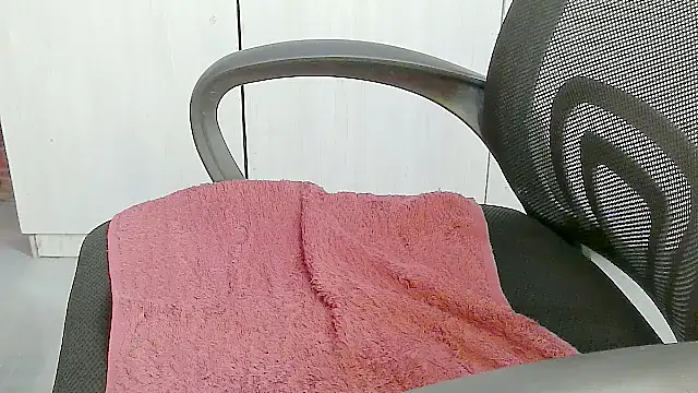 Destiny Desire online show from April 3, 2026, 7:59 am