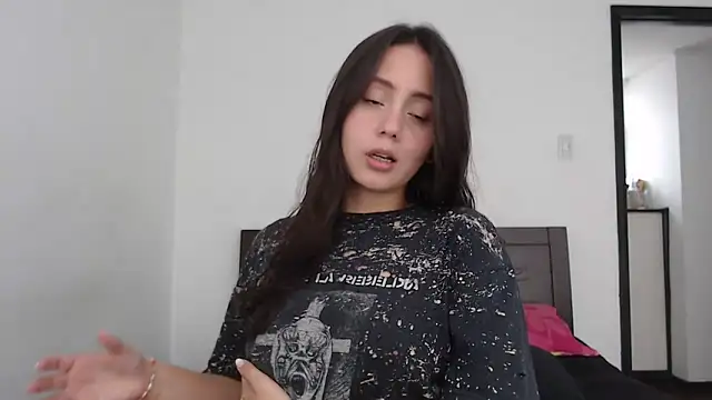 rebecca collin online show from February 16, 2026, 3:54 pm