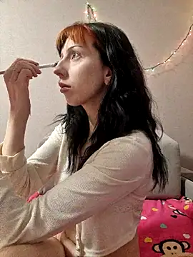 Snapshot of _Alice_0-0 chatting on October 21, 2025, 12:04 pm  Alice 0-0 online show from October 21, 2025, 12:04 pm