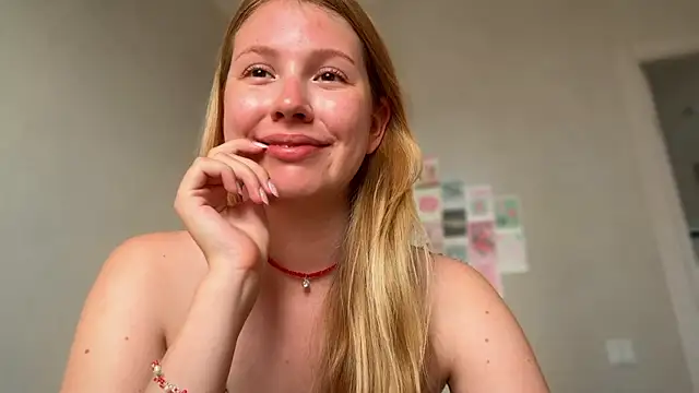 HoneyAudrey online show from July 31, 2026, 2:33 am