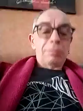 Snapshot of heitzer1072 chatting on September 29, 2025, 8:21 am heitzer1072 online show from September 29, 2025, 8:21 am