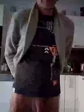 Snapshot of heitzer1072 chatting on December 2, 2024, 7:09 am heitzer1072 online show from December 2, 2024, 7:09 am