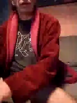 Snapshot of heitzer1072 chatting on January 22, 2025, 6:42 am heitzer1072 online show from January 22, 2025, 6:42 am