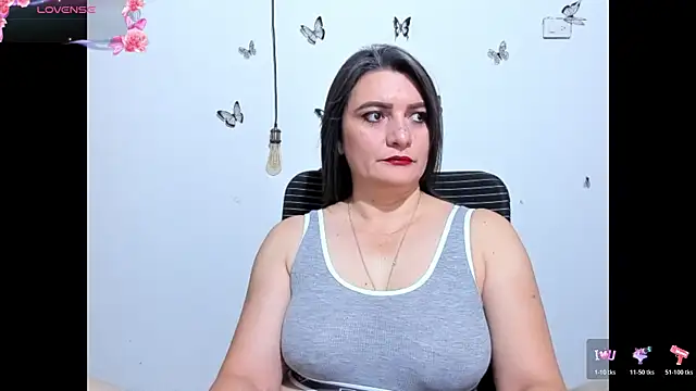Amie Adams82  online show from July 16, 2026, 4:04 pm