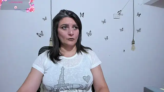 Amie Adams82  online show from June 23, 2026, 1:31 pm
