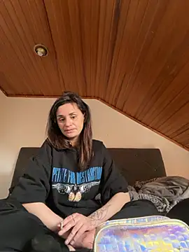 JeSuisUnTapin online show from April 16, 2026, 10:27 am