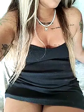 Snapshot of perolaar chatting on March 6, 2025, 10:30 am perolaar online show from March 6, 2025, 10:30 am