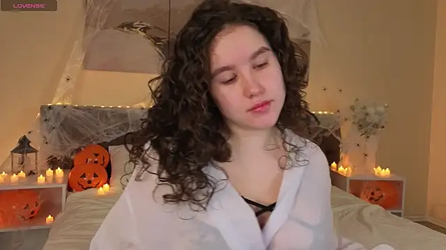 Ariella Sol online show from October 30, 2025, 1:04 am