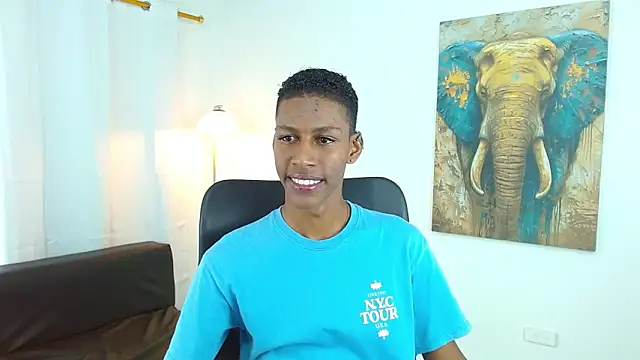 maiki18  online show from November 20, 2025, 8:42 pm