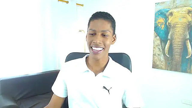 maiki18  online show from February 5, 2026, 8:48 pm