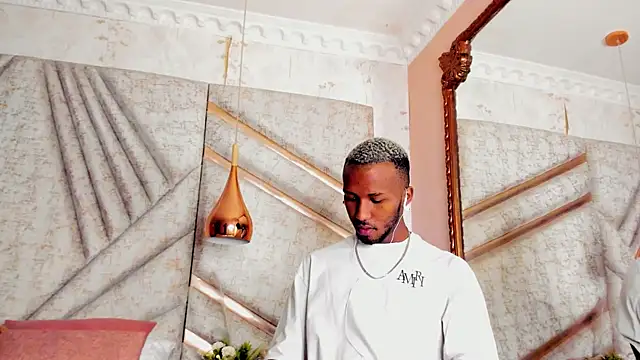 Snapshot of JamesParck chatting on March 1, 2025, 12:01 pm JamesParck online show from March 1, 2025, 12:01 pm