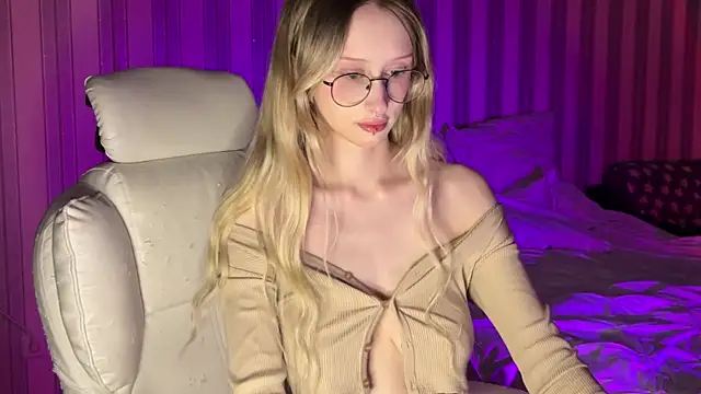 Snapshot of mayvi_cold chatting on June 9, 2026, 7:59 pm mayvi cold online show from June 9, 2026, 7:59 pm