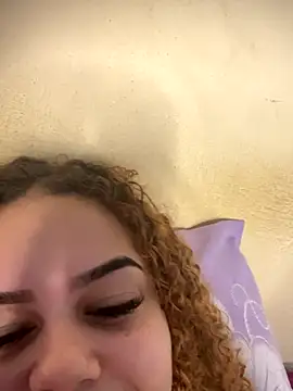 Lolacavalona online show from September 19, 2025, 5:06 pm