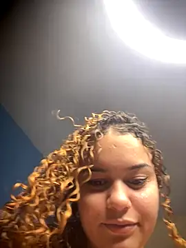 Lolacavalona online show from October 1, 2025, 6:01 pm