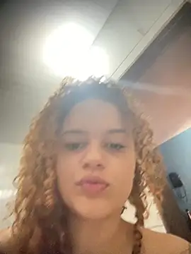 Lolacavalona online show from October 3, 2025, 3:46 pm