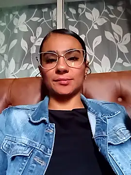 Leslly  online show from January 11, 2026, 8:27 pm