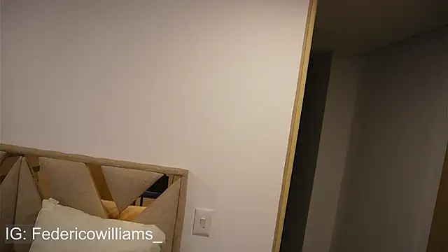 Snapshot of Derek_w chatting on February 14, 2025, 6:45 am Derek w online show from February 14, 2025, 6:45 am