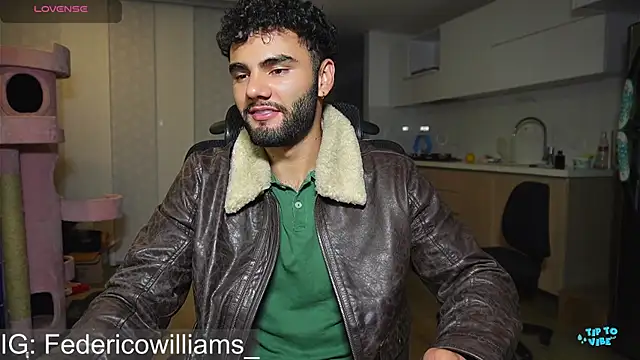 Snapshot of Derek_w chatting on December 20, 2024, 7:12 am Derek w online show from December 20, 2024, 7:12 am