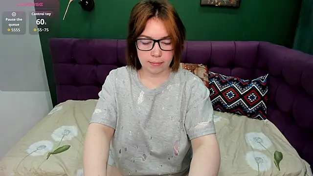 Emily Amorre online show from July 30, 2026, 1:16 am