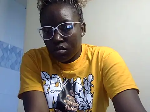 Sexy racy rebel  online show from December 18, 2025, 3:05 pm