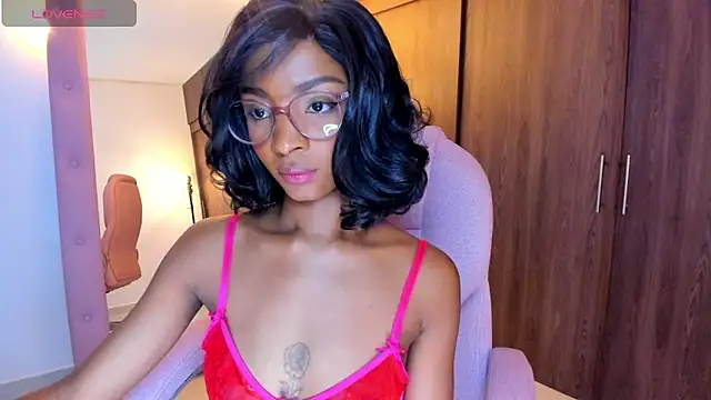 alikahouston4 online show from May 18, 2026, 5:34 am