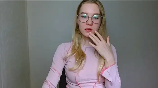 cindi hot online show from December 21, 2025, 12:29 pm