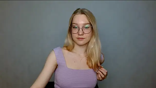 Snapshot of cindi_hot chatting on March 2, 2025, 12:03 pm cindi hot online show from March 2, 2025, 12:03 pm