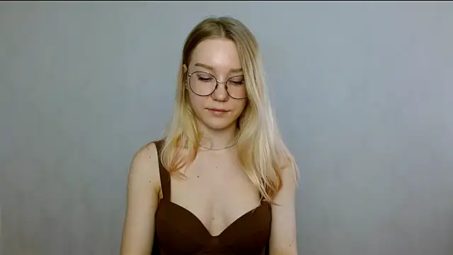 Snapshot of cindi_hot chatting on February 25, 2025, 9:42 am cindi hot online show from February 25, 2025, 9:42 am