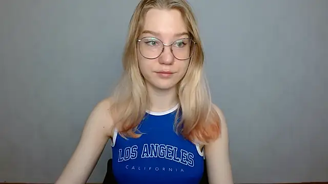 Snapshot of cindi_hot chatting on February 8, 2025, 8:42 am cindi hot online show from February 8, 2025, 8:42 am