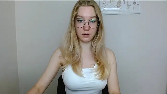 Snapshot of cindi_hot chatting on September 20, 2025, 8:30 am cindi hot online show from September 20, 2025, 8:30 am