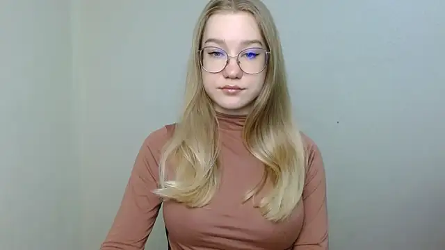 cindi hot online show from April 15, 2026, 10:43 am