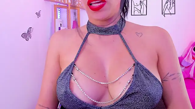 EmillySanders online show from July 29, 2026, 10:20 pm