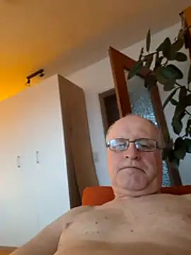 Snapshot of Milkasahne64 chatting on February 6, 2026, 7:26 am Milkasahne64 online show from February 6, 2026, 7:26 am