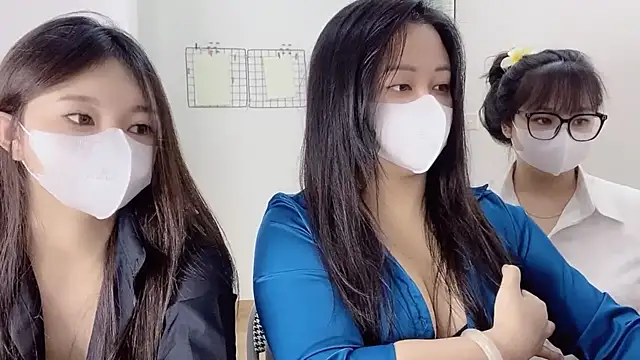 Bamboo Swetie online show from December 16, 2025, 3:27 pm