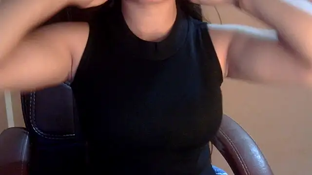 Hotty Bitch online show from April 2, 2026, 6:14 pm