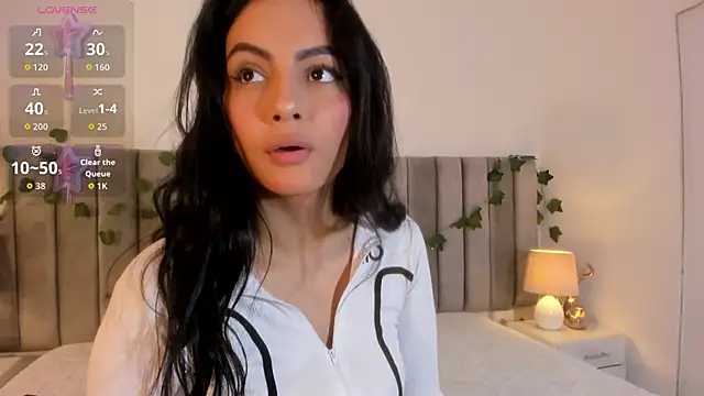 kareena basu online show from April 6, 2026, 4:19 pm