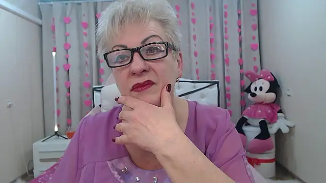 KayleSmoll online show from February 7, 2026, 7:44 pm