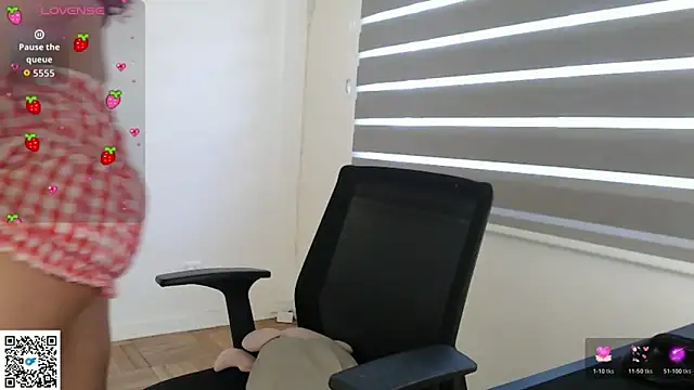 Snapshot of cinnamon_rosa chatting on February 8, 2026, 2:48 pm cinnamon rosa online show from February 8, 2026, 2:48 pm