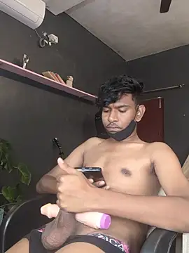 richardjames95 online show from November 3, 2025, 7:17 pm