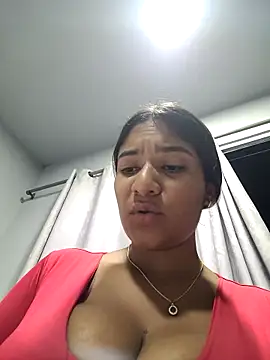 Sofythom1 online show from April 29, 2026, 5:44 am