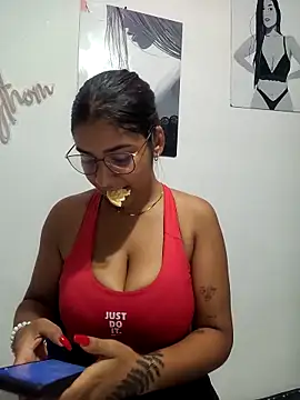 Snapshot of Sofythom1 chatting on October 24, 2025, 1:48 am Sofythom1 online show from October 24, 2025, 1:48 am
