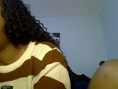 cute-alexis online show from May 29, 2026, 5:46 am