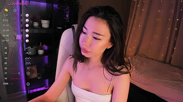 Snapshot of sensualily chatting on October 10, 2025, 2:07 pm sensualily online show from October 10, 2025, 2:07 pm