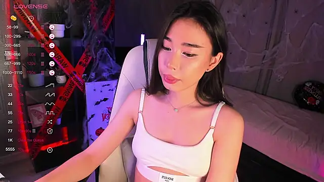 Snapshot of sensualily chatting on October 17, 2025, 2:19 pm sensualily online show from October 17, 2025, 2:19 pm