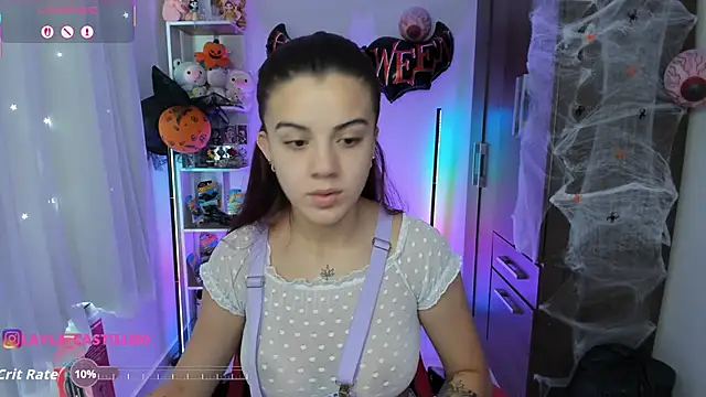 Snapshot of Layla_castilloo chatting on November 3, 2025, 2:20 pm Layla castilloo online show from November 3, 2025, 2:20 pm