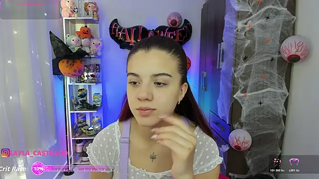 Snapshot of Layla_castilloo chatting on October 22, 2025, 1:32 pm Layla castilloo online show from October 22, 2025, 1:32 pm