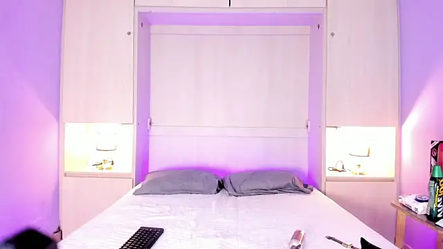 Snapshot of KendallRosse1 chatting on March 5, 2025, 12:11 pm KendallRosse1 online show from March 5, 2025, 12:11 pm